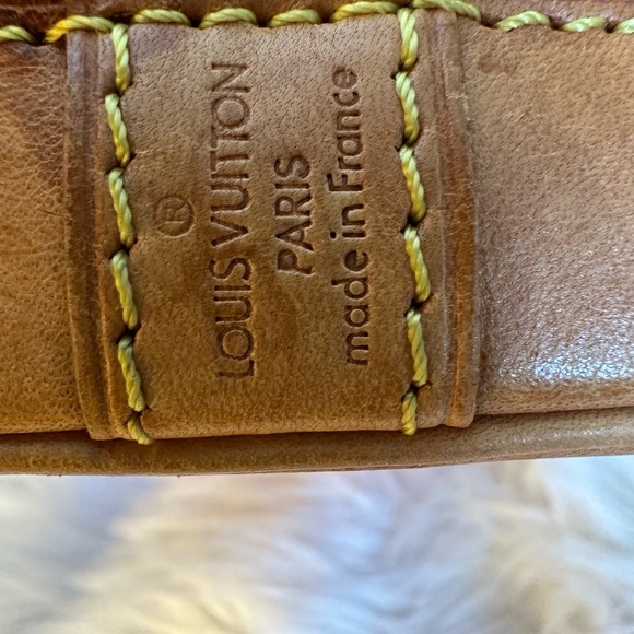 Louis Vuitton Alma Satchel Bag - Picture 8 of 11